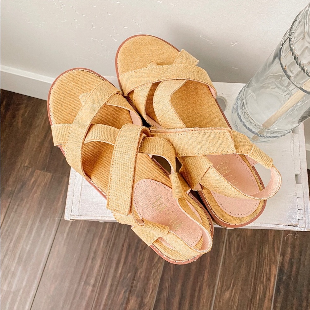 Sarah Platform Sandals Size 8 - Picture 2 of 4